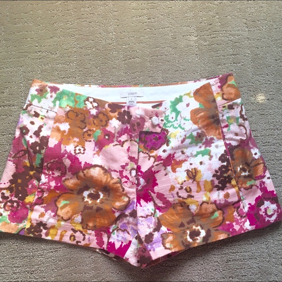 **SOLD** 🌸 JCrew Floral Shorts