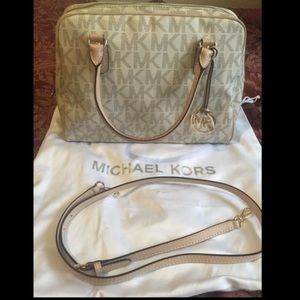 🚨Traded🚨Michael Kors Large Vanilla Satchel