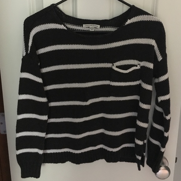 Black/White striped crop cotton sweater