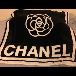 Chanel Fleece Throw. Brand New.
