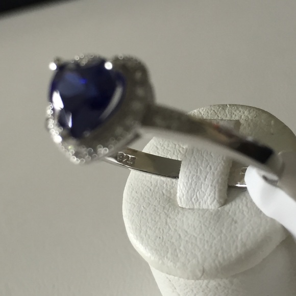 Beautiful Tanzanite Hear Ring with CZ Silver 925 - Picture 4 of 4