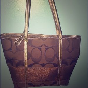 💢 FINAL SALE 💢Coach signature tote in chocolate