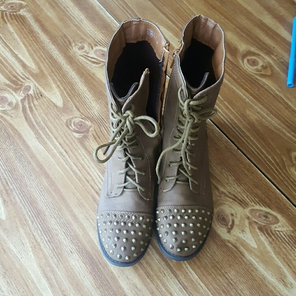 Bamboo studded boots