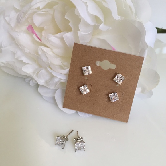 Jewelry - Sparkling Studs 3 Pairs