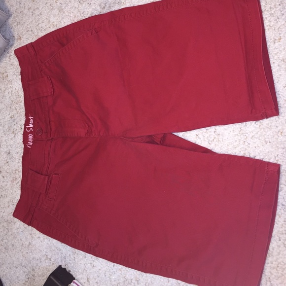 Bermuda length red st. Johns bay shorts