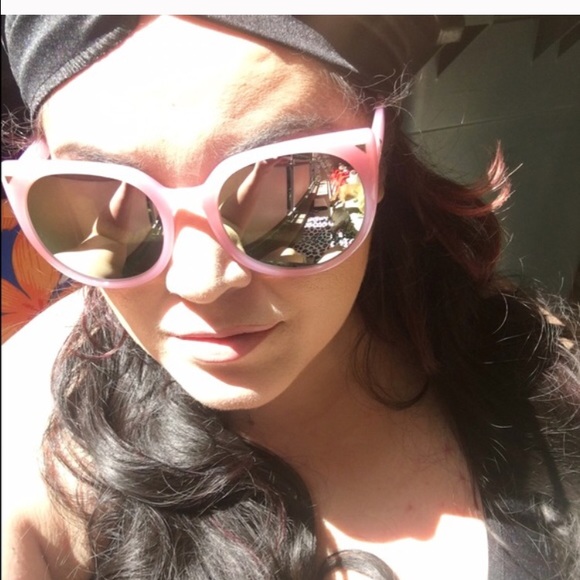 Pink mirrored cat eye sunglasses - Picture 3 of 3