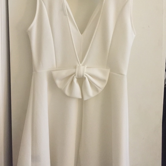White bow dress