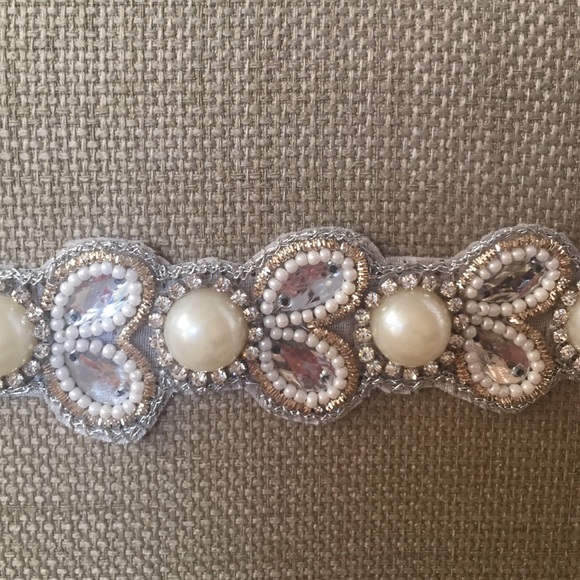 Beautiful hairband. NEW - Picture 2 of 4