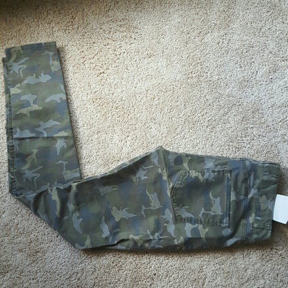 H&M camo skinnys