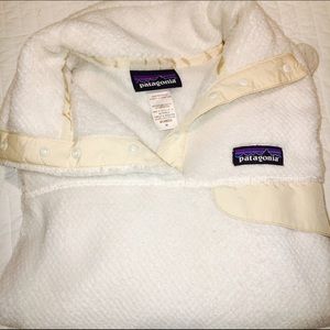 White Patagonia pullover fleece