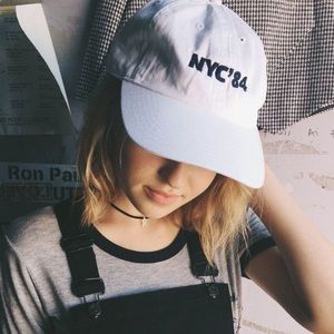 NWT Brandy Melville Katherine Cap NYC'84