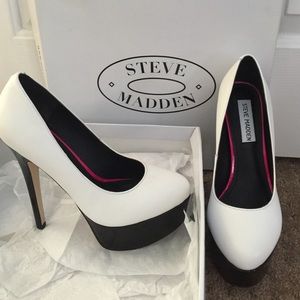 Steve Madden Equality Platform Pump