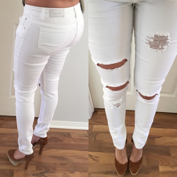 SOLD OUT | White distressed Skinny Jeans - Picture 2 of 4