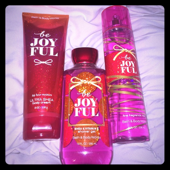 ❤️NWT Be Joyful bath and body works bundle!❤️