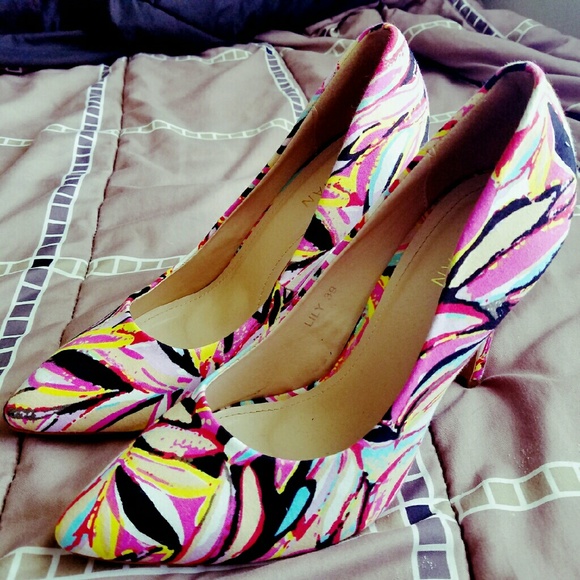 Parisian Lily Stilleto Shoes - Picture 2 of 4