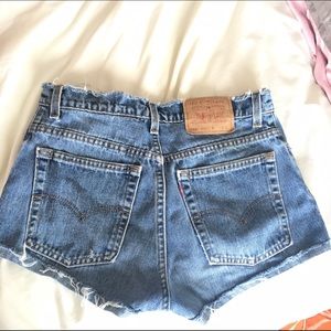 High waisted Levi shorts