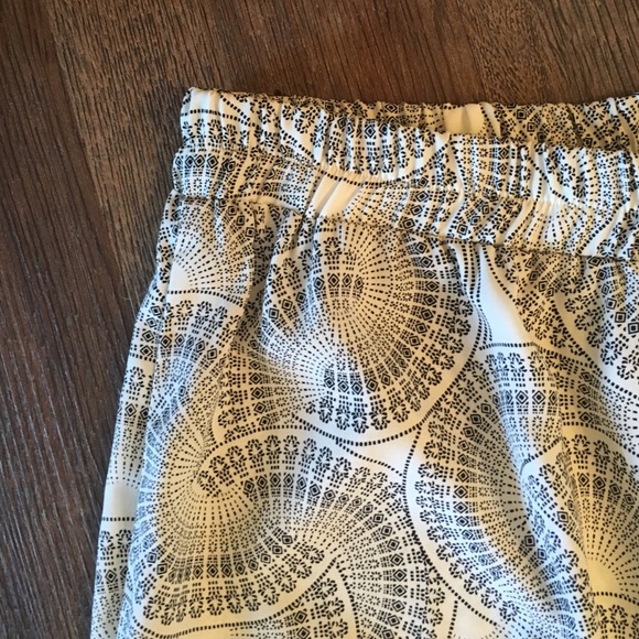 Patterned Pants - Picture 2 of 3