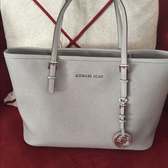 AUTHENTIC GRAY MK SAFFIANO LEATHER TOTE