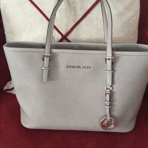 AUTHENTIC GRAY MK SAFFIANO LEATHER TOTE