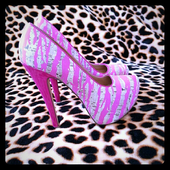 Pink zebra and cork pumps