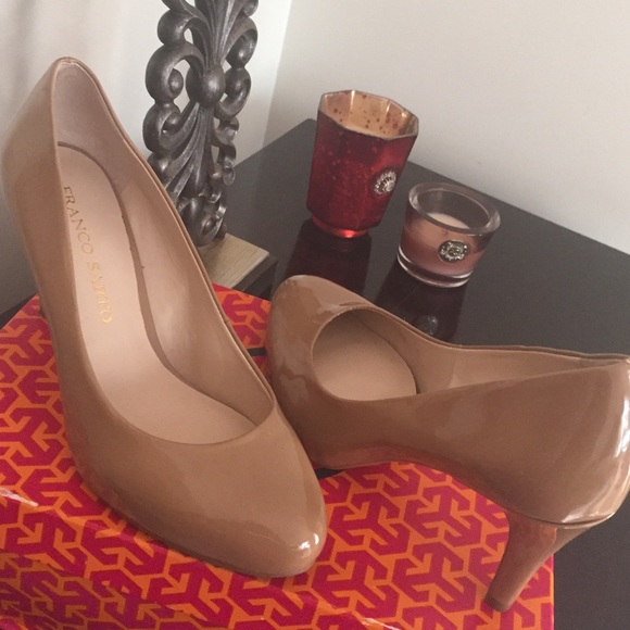 Franco Sarto Nude pumps (Style: Millie)