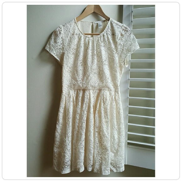 Forever 21 Dresses & Skirts - F21 Off White Lace Dress