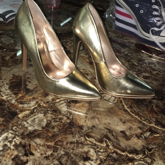 Qupid gold Point Toe heels