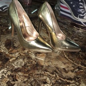Qupid gold Point Toe heels