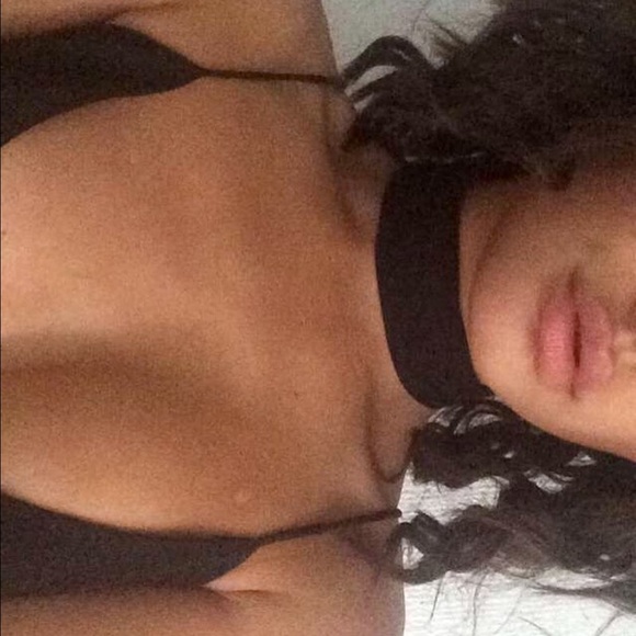 • Thick Black Choker • - Picture 3 of 3