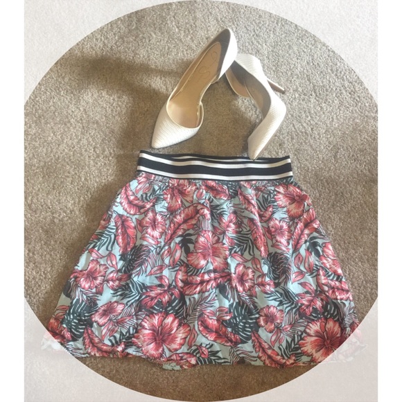 NWOT | H&M Divided Floral Skirt