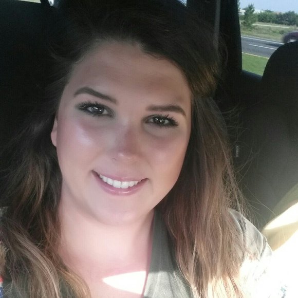 Meet your Posher, Hayley