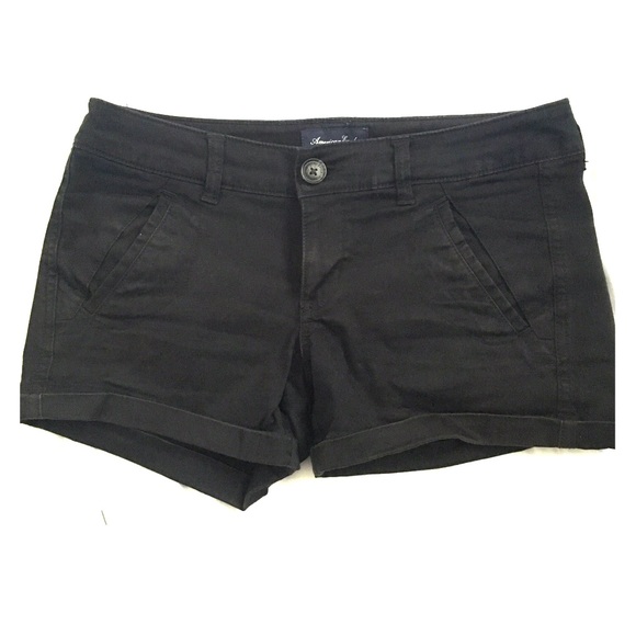 American Eagle - Black Midi Shorts