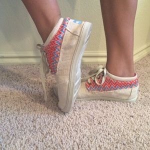 High top canvas Toms with chevron embroidering.