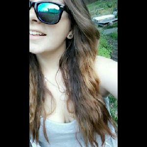 Meet your Posher, Angelique