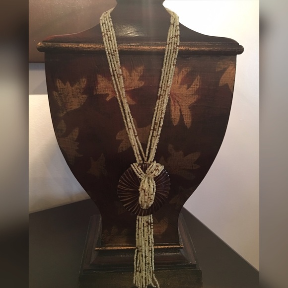 SOLD !BEAUTIFUL NECKLACE