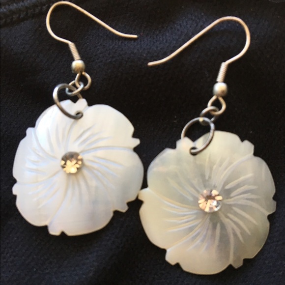 Flower earrings with rhinestones💎