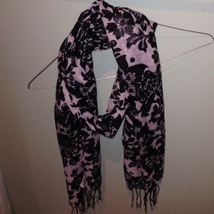 Black with light pink/cream detailing scarf