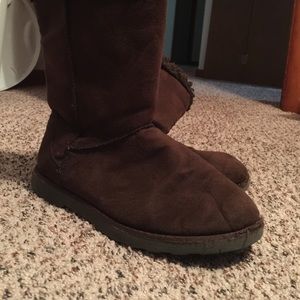 Brown fuzzy boots