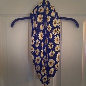 NWOT Sunflower Infinity Scarf