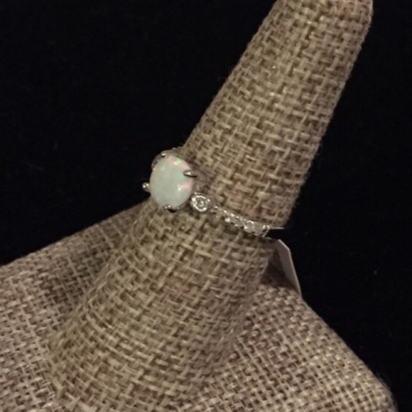White Lab Opal Sterling Silver Ring 925 - Picture 2 of 4