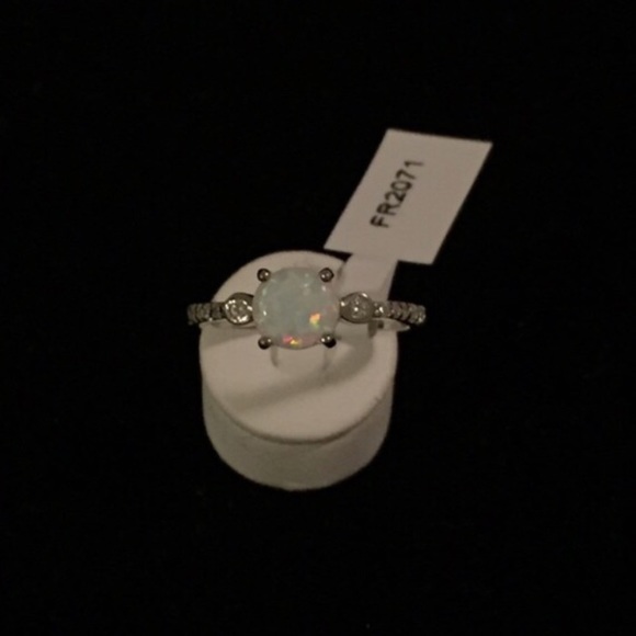 White Lab Opal Sterling Silver Ring 925 - Picture 3 of 4