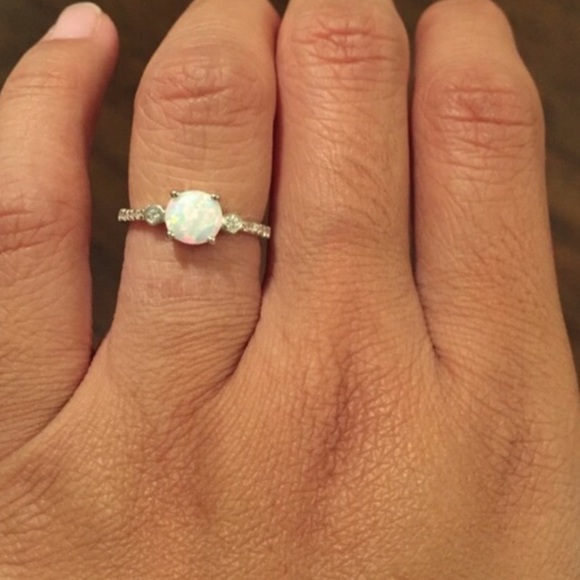 White Lab Opal Sterling Silver Ring 925 - Picture 4 of 4