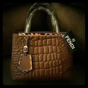 Medium size leather tote