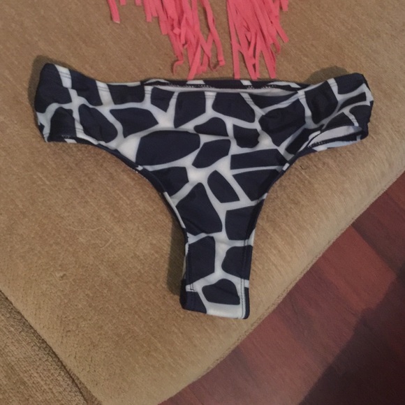 NWT PINK AND NAVY bikini - Picture 3 of 4