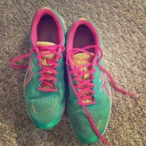 DS trainer women's shoe