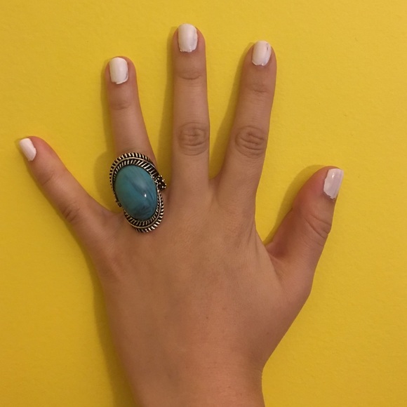 Oversized faux turquoise ring - Picture 2 of 3