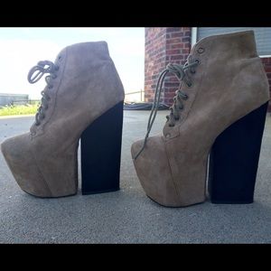 Jeffrey Campbell Freda