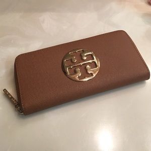 Tory Burch wallet