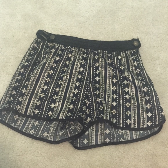 Patterned shorts