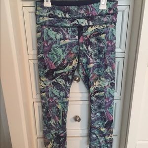 Lululemon iridescent multi inspire crop